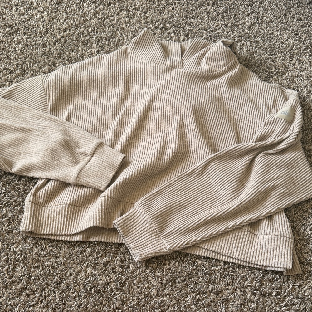 ALO Yoga Beige Ribbed Turtleneck Sweater